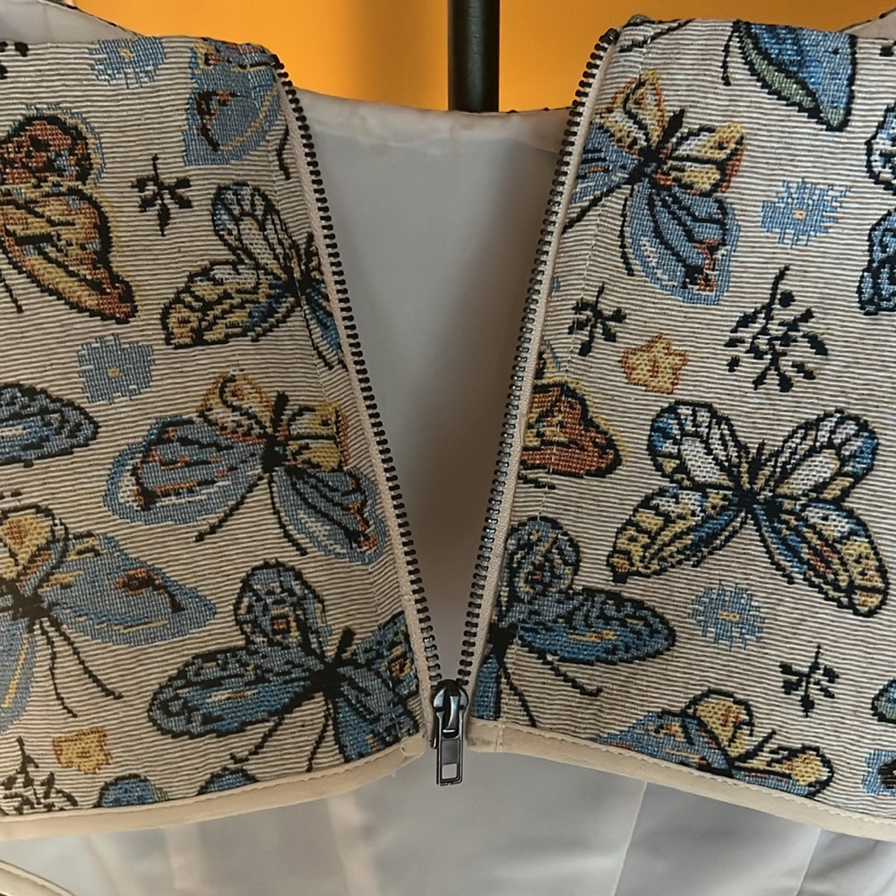 VICI Roam Free Butterfly Corset Crop Top - Picture 9 of 16